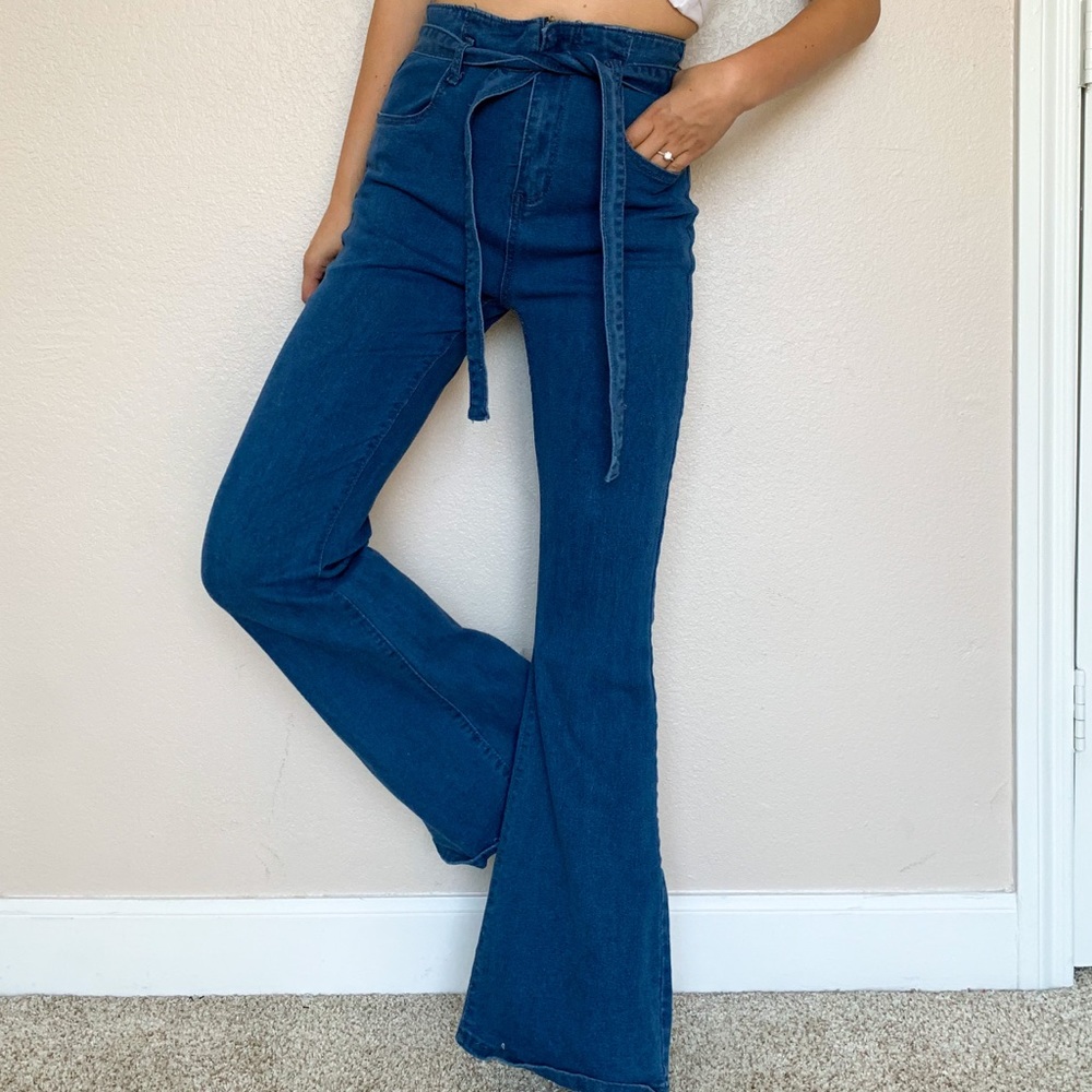 SHEIN High Waist Belted Solid Flare Jeans Medium